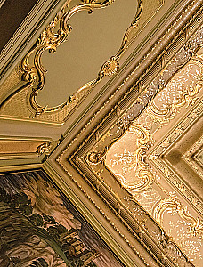 Behind the Grand Doors. Moscow Mansions in Photographs and Stories